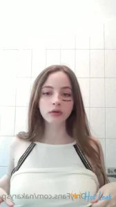 1675884