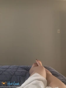 873739