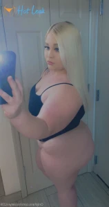 898057