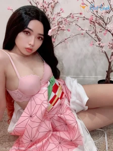 912601
