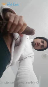 1702785