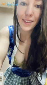 10722748