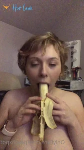4699718