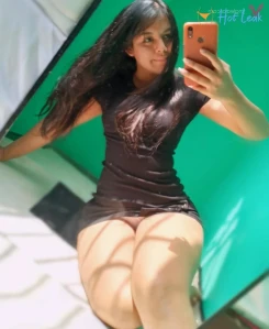 972463