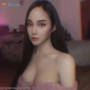 972561