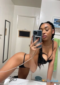973377