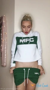 993565