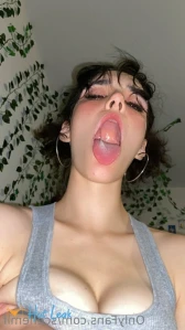 10974989