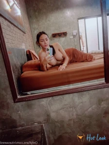 1030700