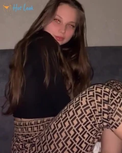 1733639
