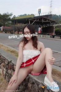 1086156