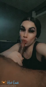 1194897
