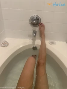 3993992