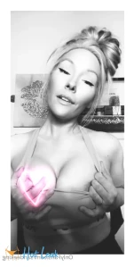 1908316