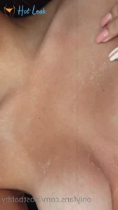 1305715