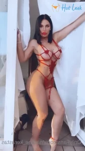 1923358