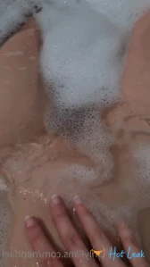 1923863