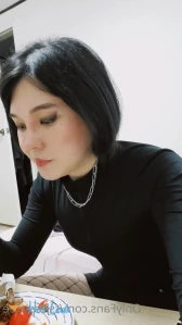 1932757