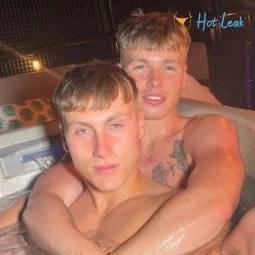 GAY 0161 COUPLE