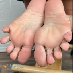 Flirty Paws FREE
