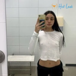 Sarah 🤍 FREE PAGE