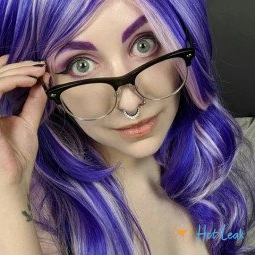 Nyxii 🎬Porn on wall🎥