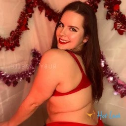 Curvy naughty redhead 😈 Ruby Labelle