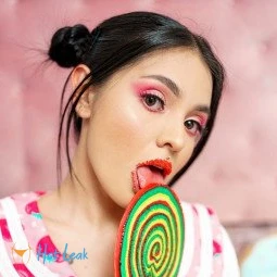 Mila Johnson 🍭