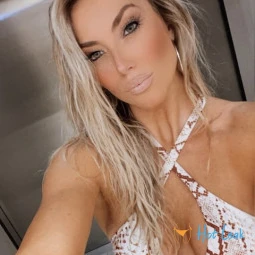 Brooke Sands