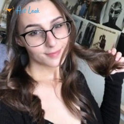 Mia 🌸