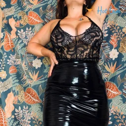 Olive Wild 🌿 Boobs + Bush