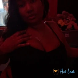 pretty girl with bad habits 🐉